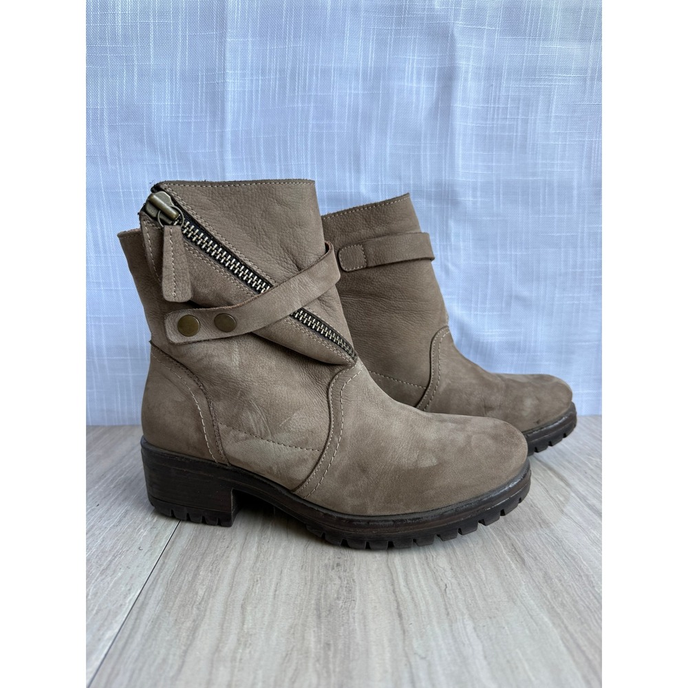 Bueno Fast Taupe Nubuck Leather Ankle Boots Lug Sole Zipper Women's Size 38